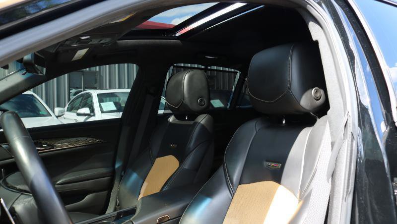 Used 2018 Cadillac CTS V w/ Luxury Package RWD image 9