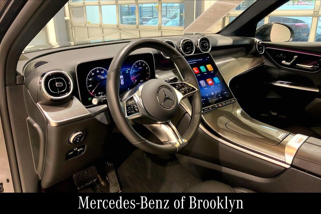 Used 2025 Mercedes-Benz GLC 300 4MATIC image 18