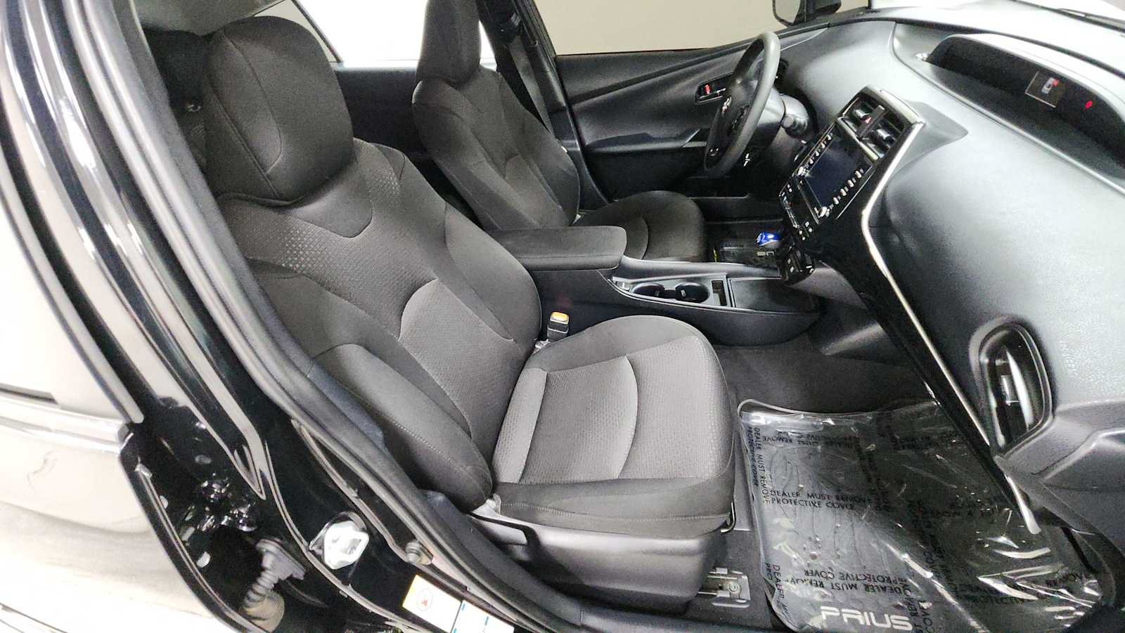 Certified 2021 Toyota Prius LE AWD/4WD image 29