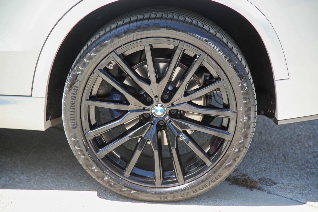 Used 2024 BMW X5 sDrive40i w/ M Sport Package RWD image 13