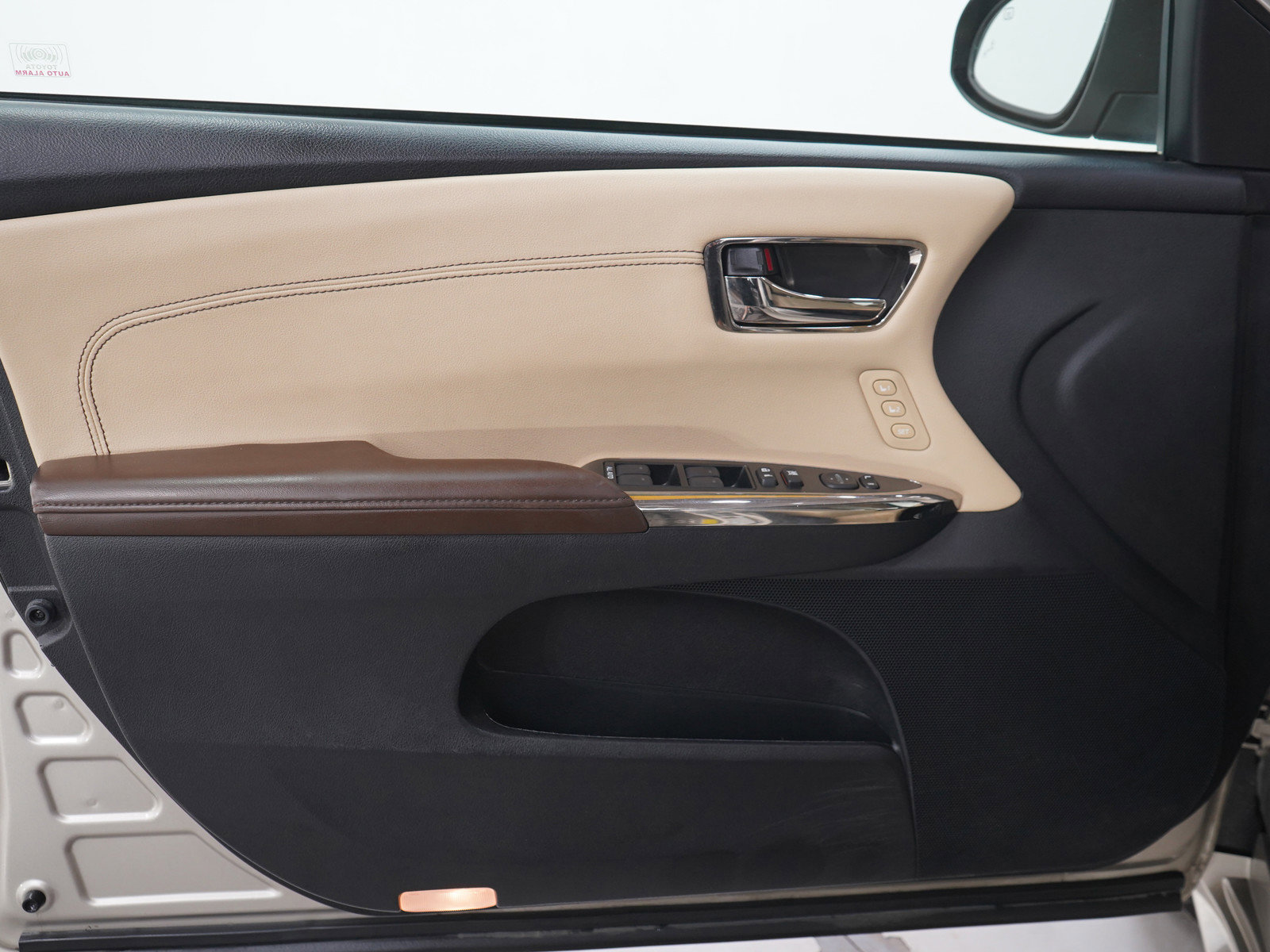 Used 2013 Toyota Avalon Limited FWD image 20