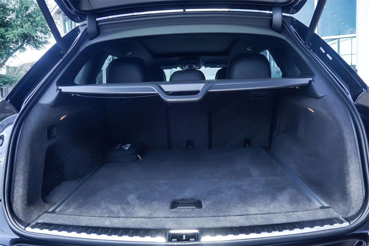 Certified 2024 Bentley Bentayga Extended Wheelbase image 38