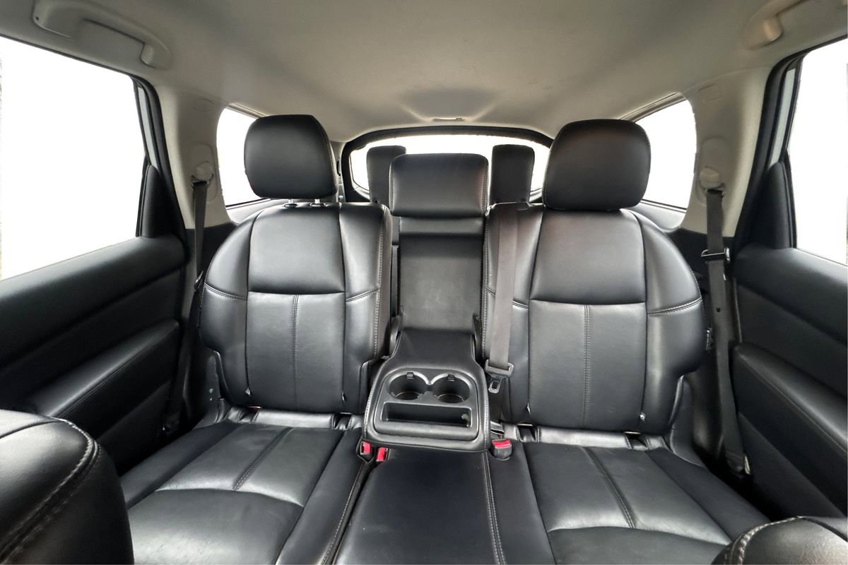 Used 2020 Nissan Pathfinder SL FWD image 13