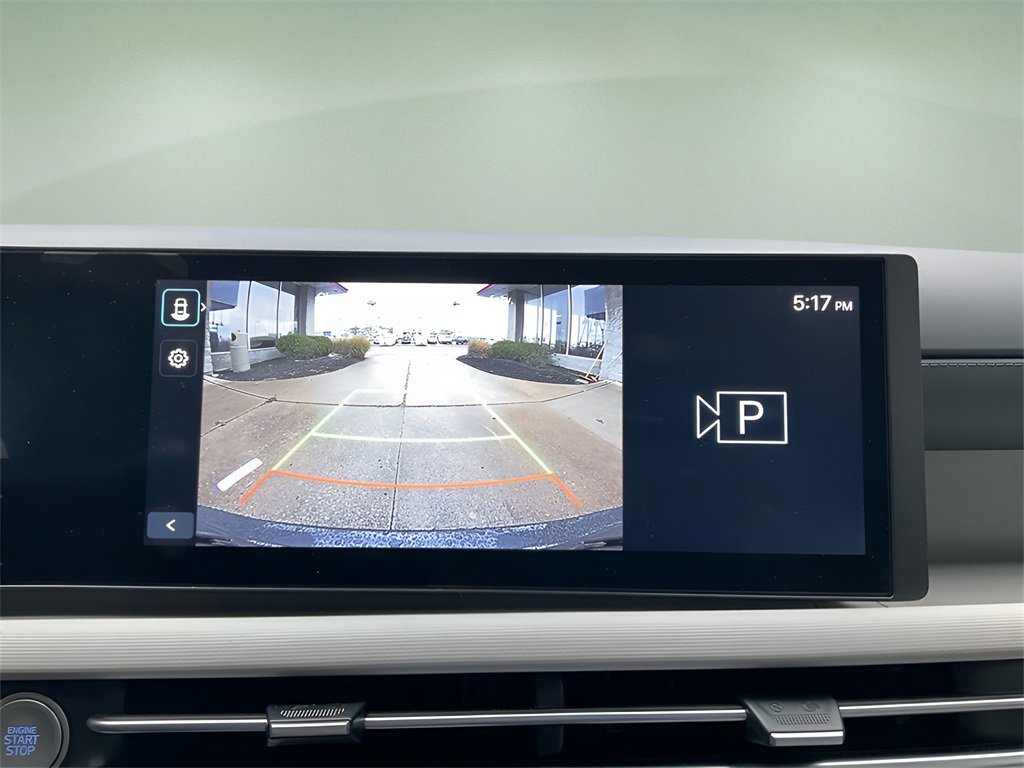 Certified 2025 Hyundai Tucson SE image 22