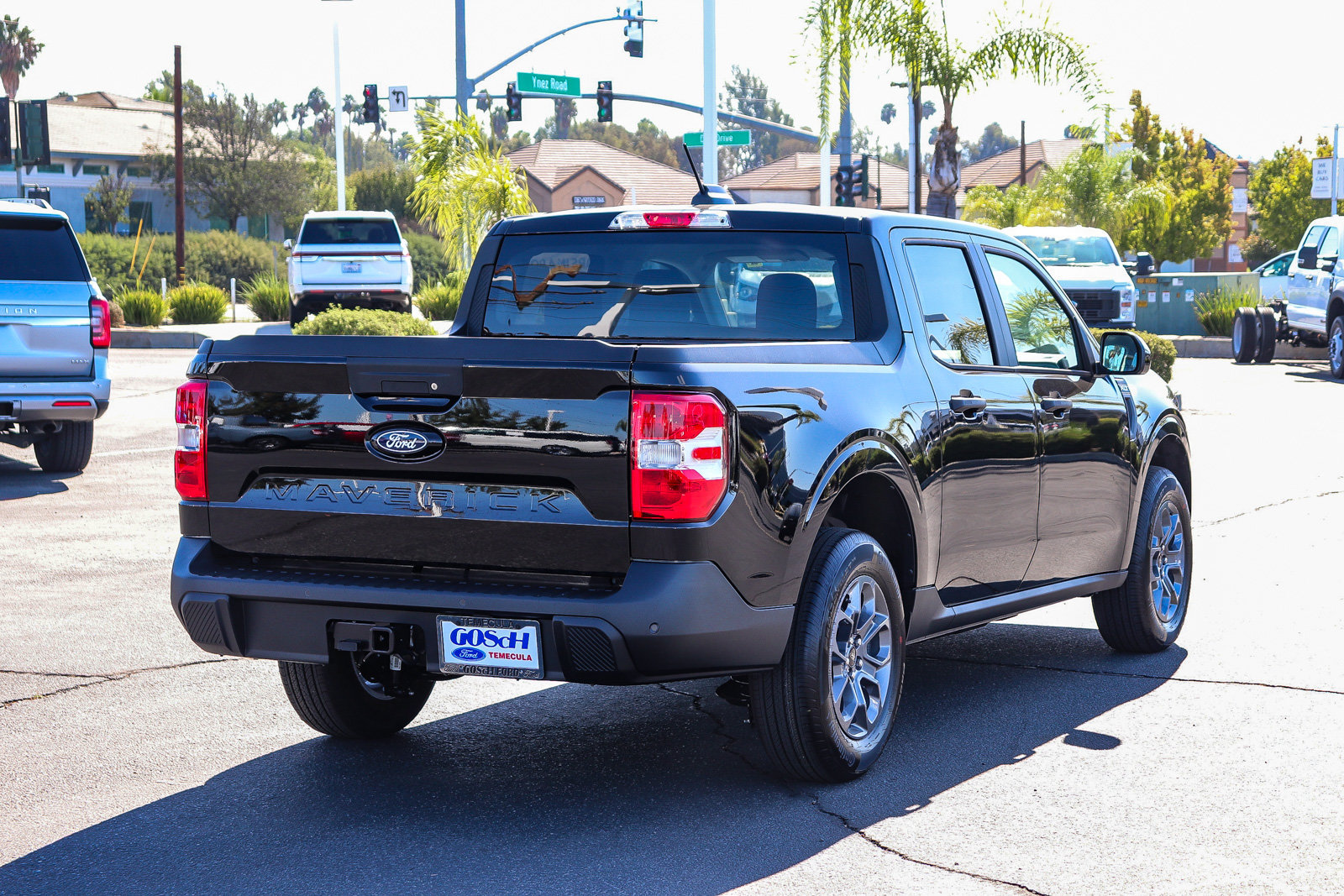 New 2026 Ford Maverick XLT w/ XLT Luxury Package FWD image 5