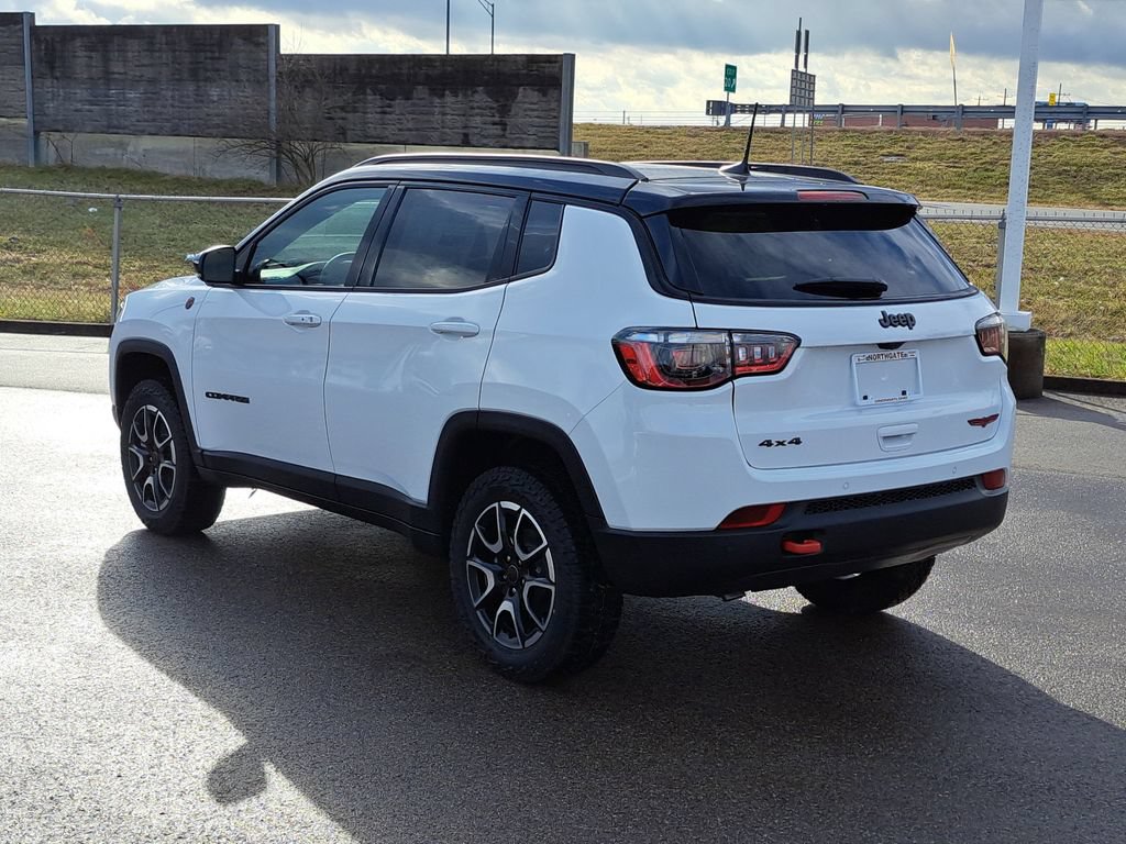 New 2026 Jeep Compass Trailhawk w/ Sun, Sound & Navigation Group AWD/4WD image 3