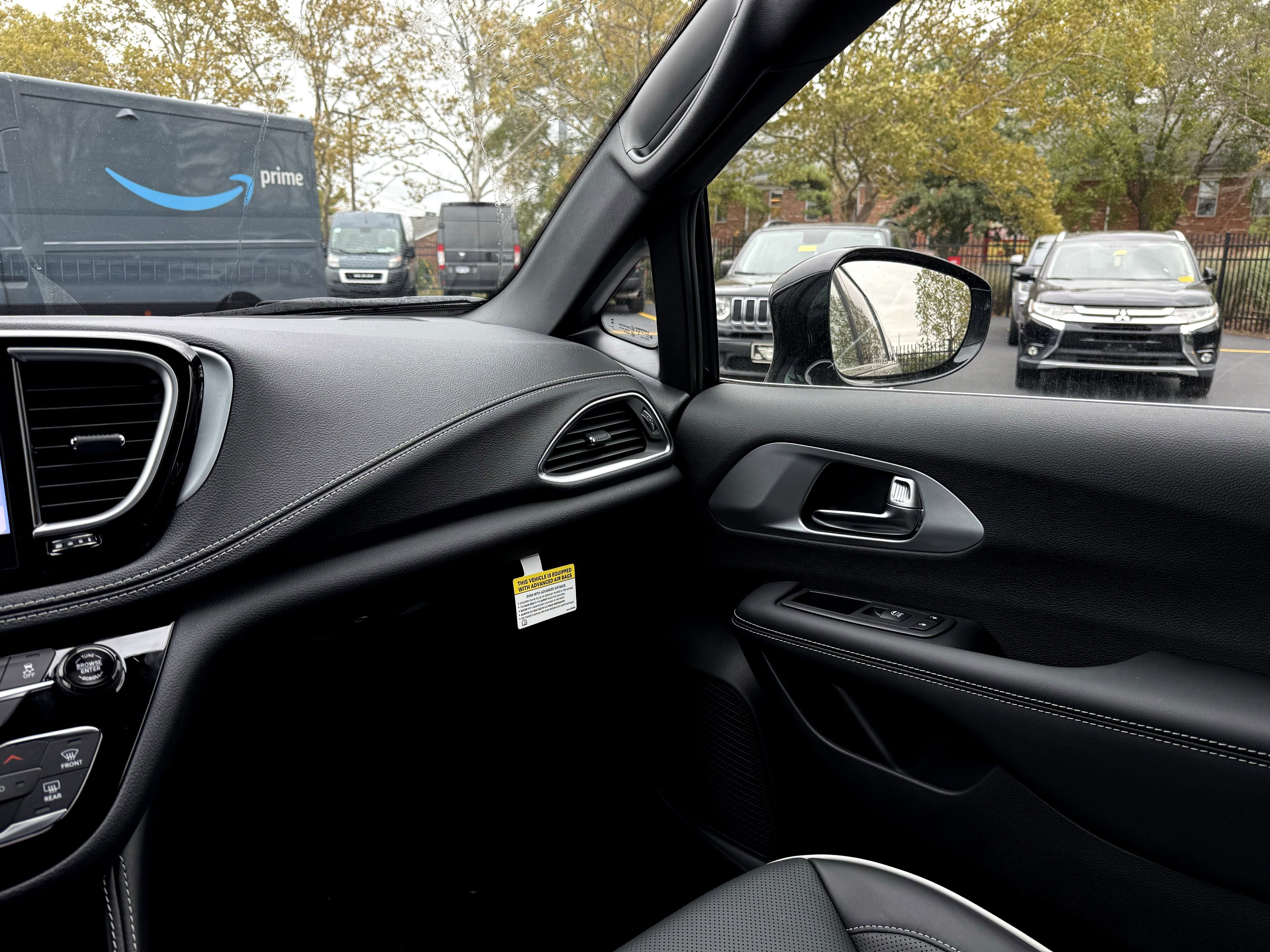 New 2026 Chrysler Pacifica Limited image 30