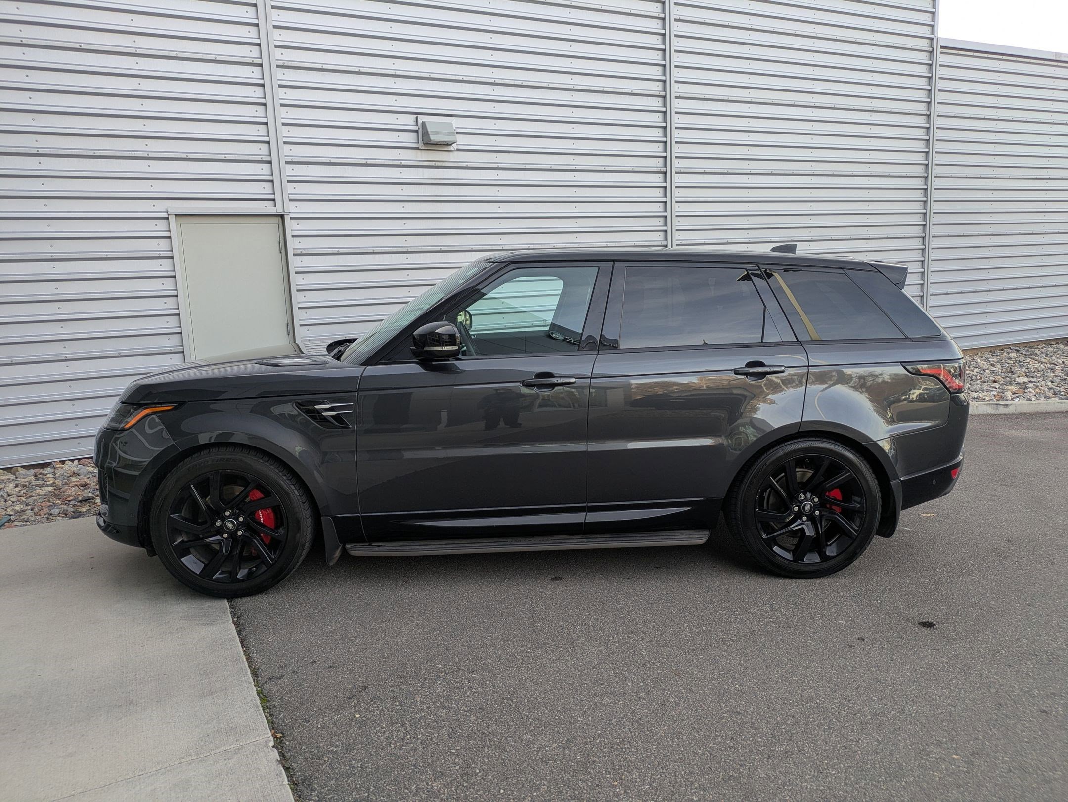 Used 2019 Land Rover Range Rover Sport HSE image 2