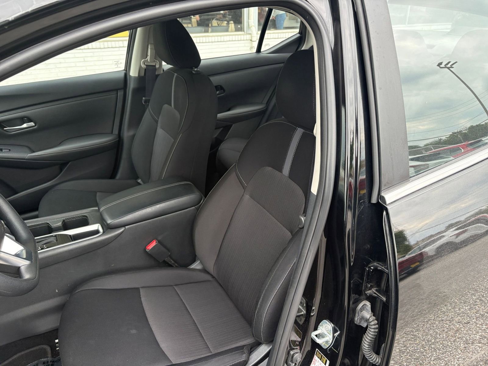 Used 2025 Nissan Sentra SV FWD image 34