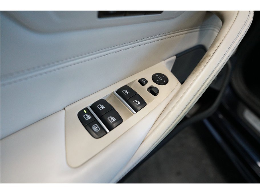 Used 2020 BMW M550i xDrive w/ Executive Package AWD/4WD image 16