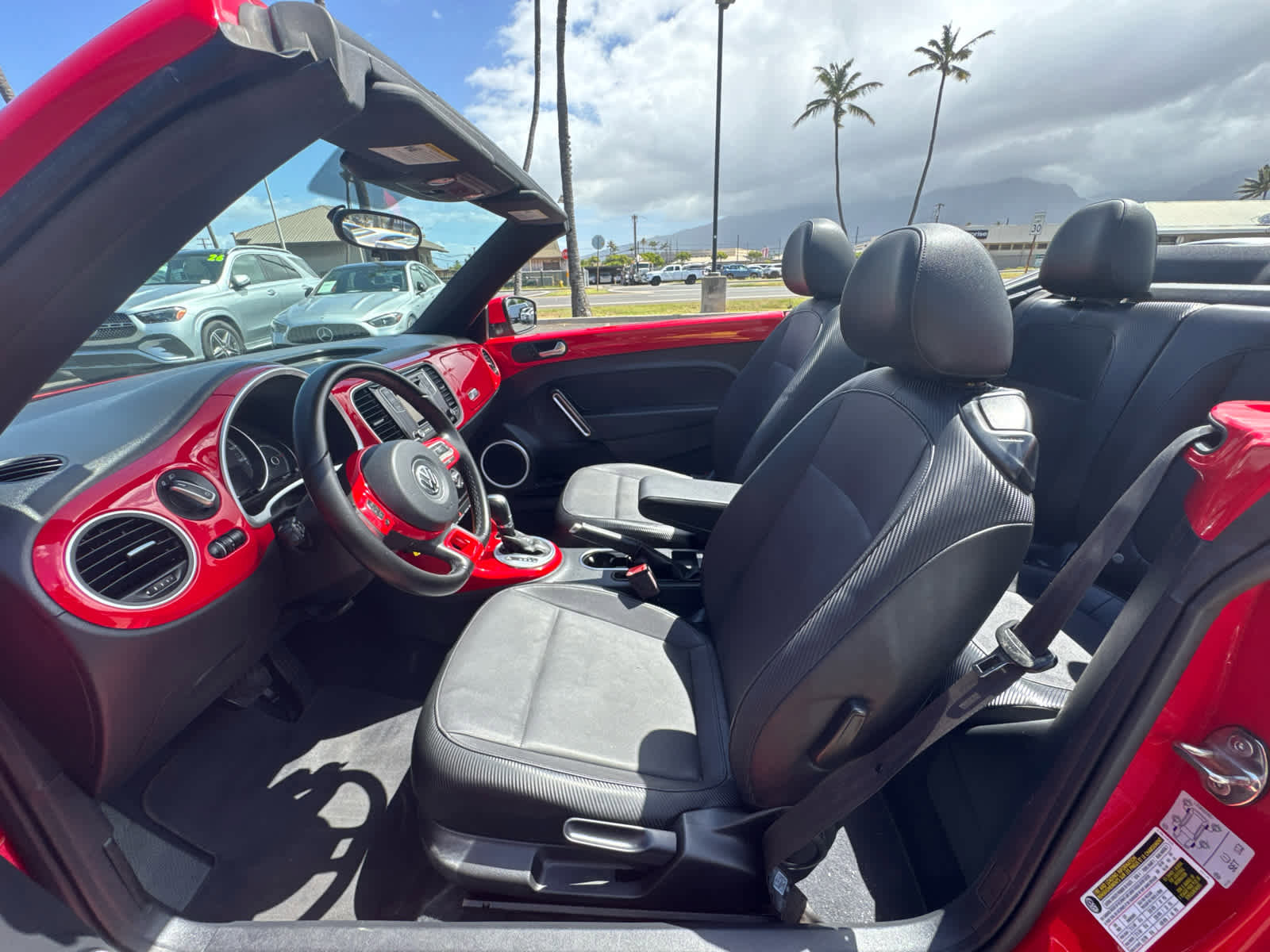 Used 2019 Volkswagen Beetle 2.0T S FWD image 11