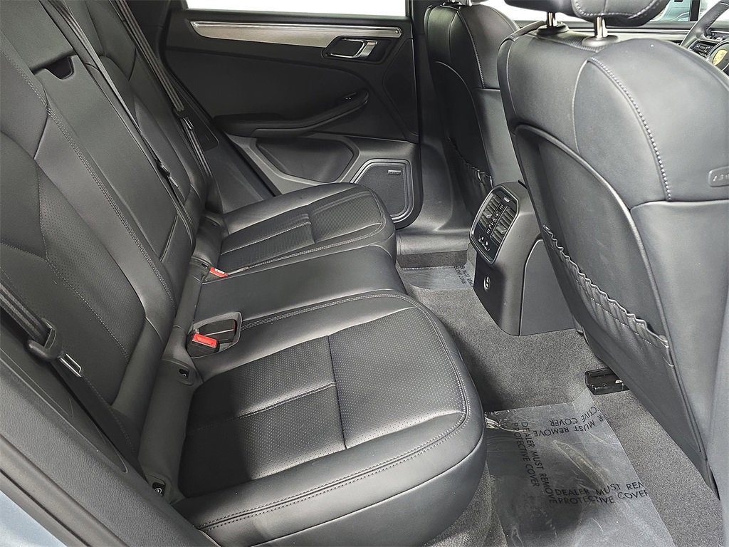 Certified 2025 Porsche Macan image 26