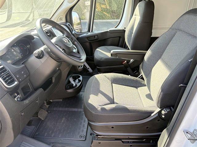 New 2025 RAM ProMaster 2500 w/ Quick Order Package 22G SLT image 8