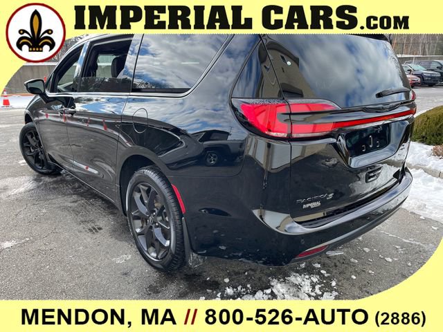 New 2026 Chrysler Pacifica Select image 10