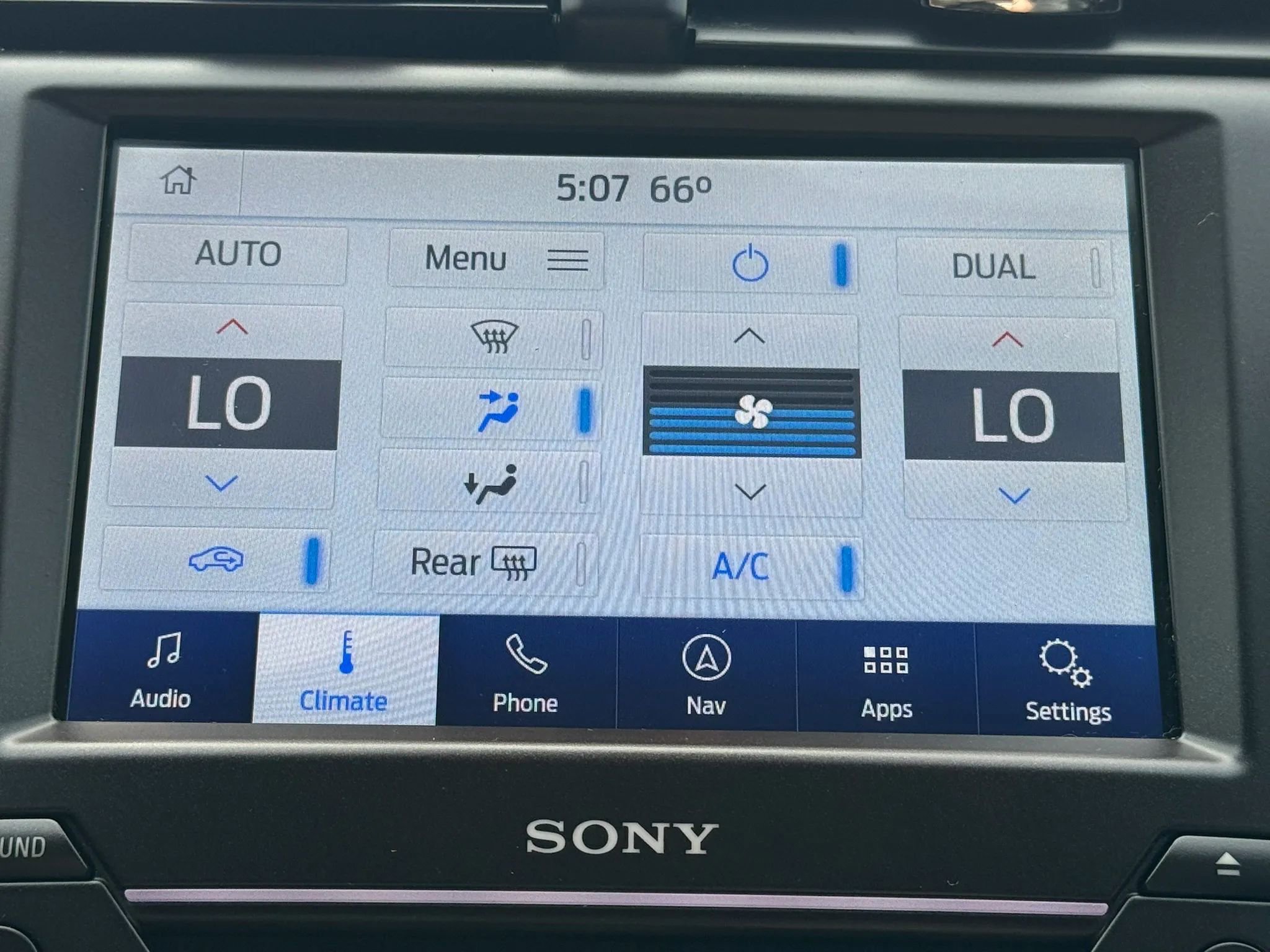 Used 2020 Ford Fusion Energi Titanium FWD image 34