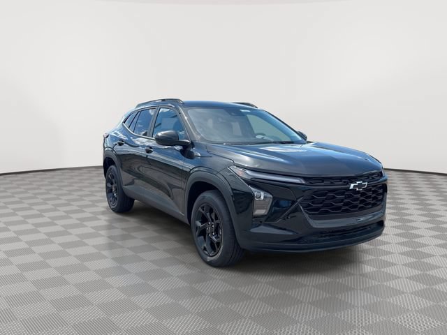 New 2026 Chevrolet Trax LT w/ Driver Confidence Package FWD image 2