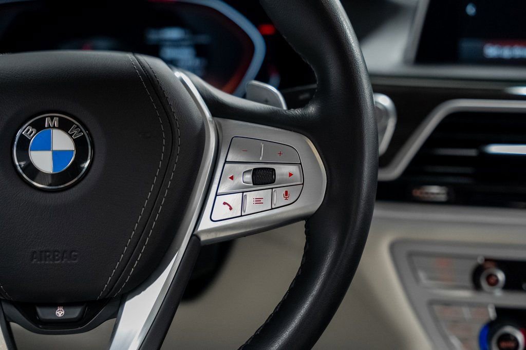 Used 2020 BMW 740i w/ Premium Package image 43
