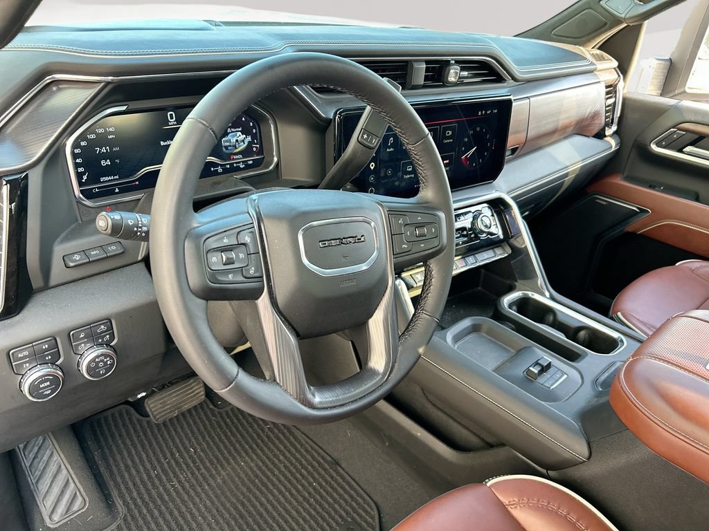 Used 2025 GMC Sierra 3500 Denali Ultimate AWD/4WD image 14