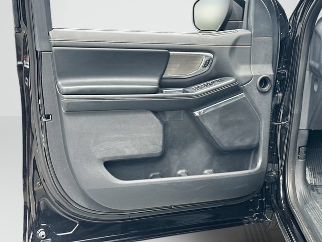 Used 2025 Ford Expedition Platinum AWD/4WD image 13
