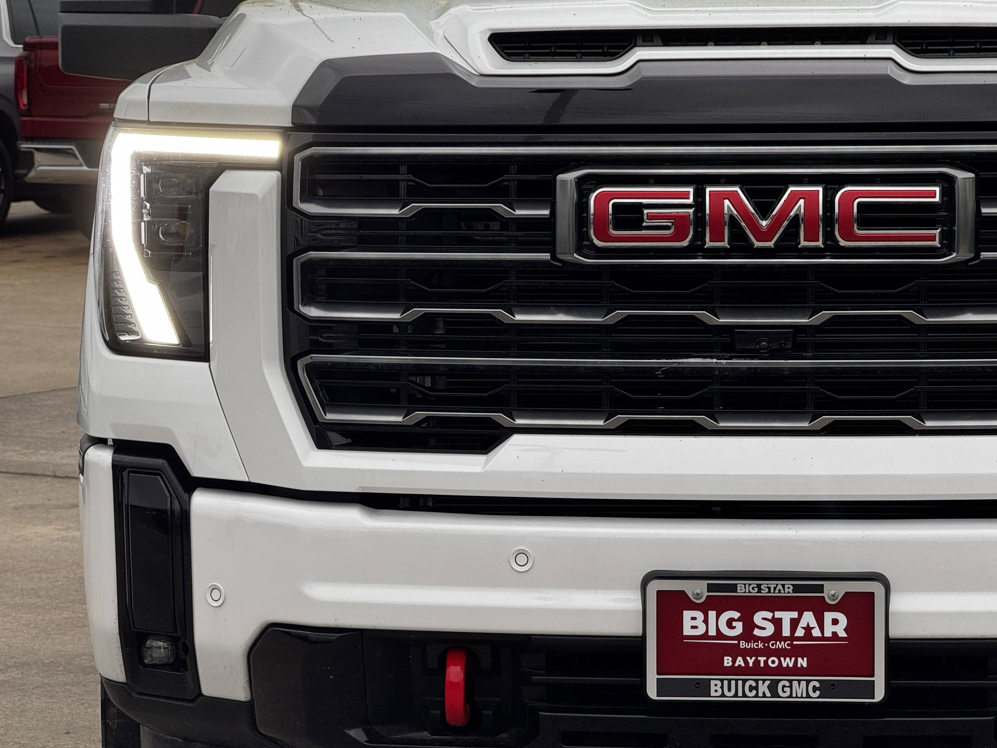 Used 2025 GMC Sierra 2500 AT4 image 6