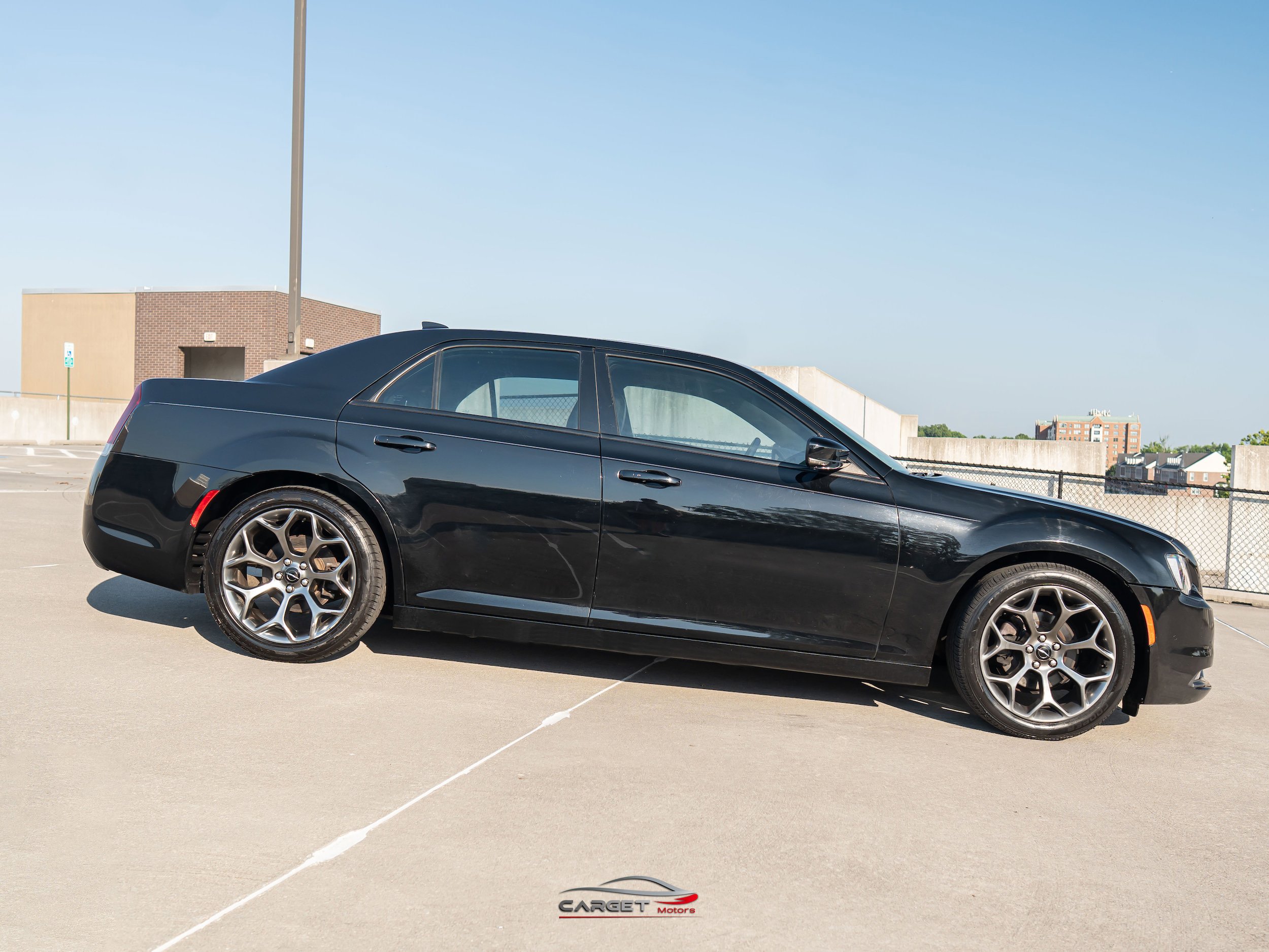 Used 2018 Chrysler 300 S w/ 300S Premium Group RWD image 8