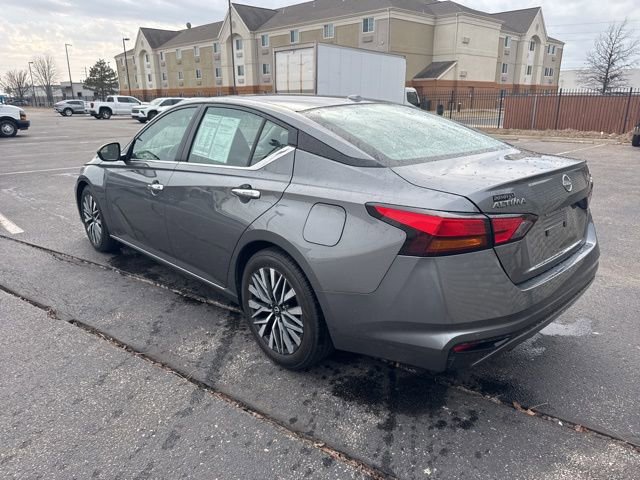Used 2024 Nissan Altima 2.5 SV image 5