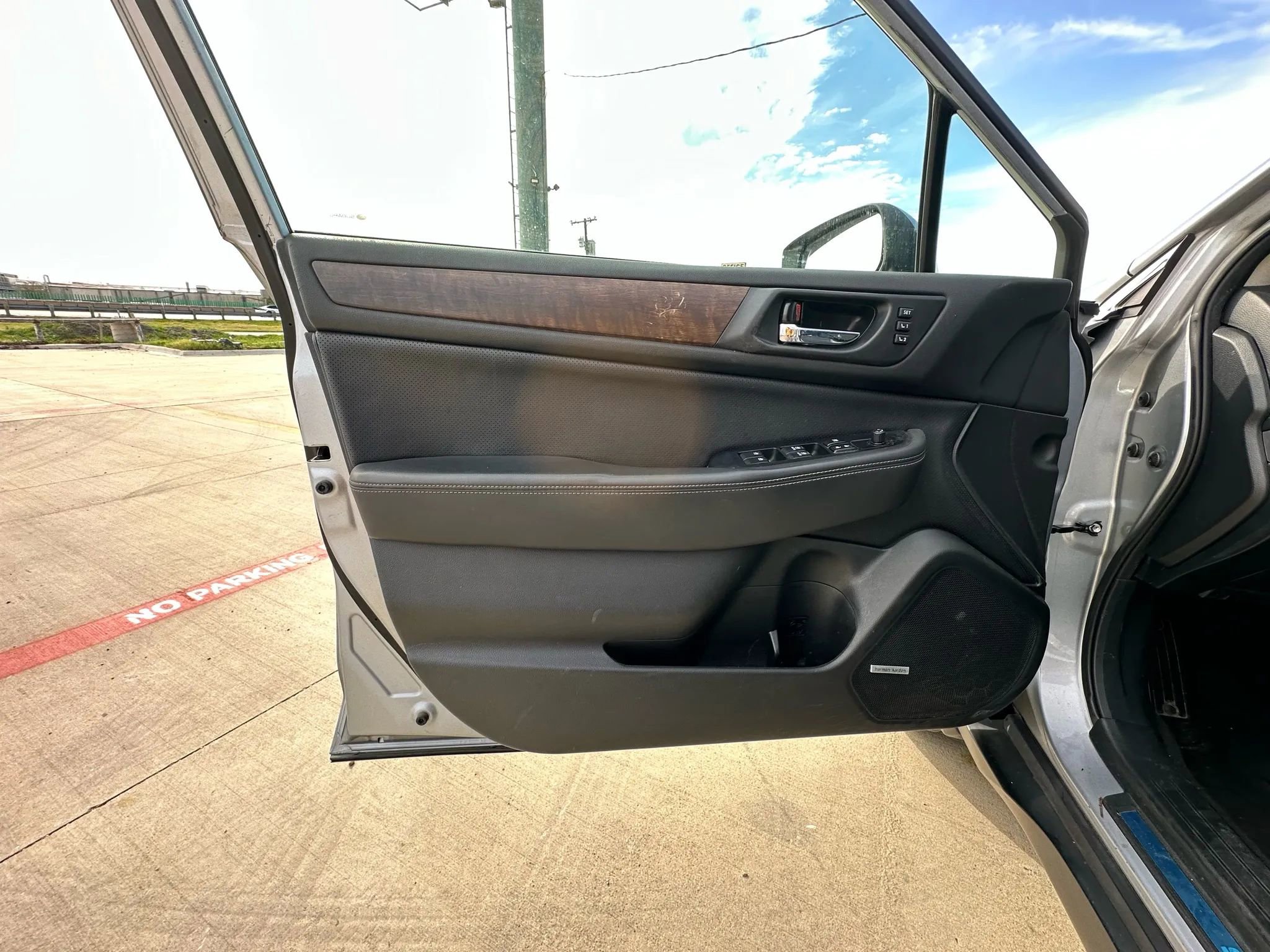 Used 2015 Subaru Outback 2.5i Limited image 19