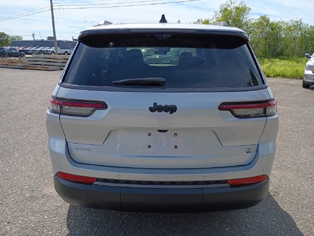 Used 2026 Jeep Grand Cherokee L Limited AWD/4WD image 6