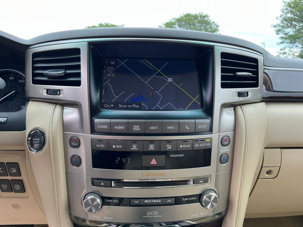 Used 2013 Lexus LX 570 4WD w/ Luxury Pkg image 38