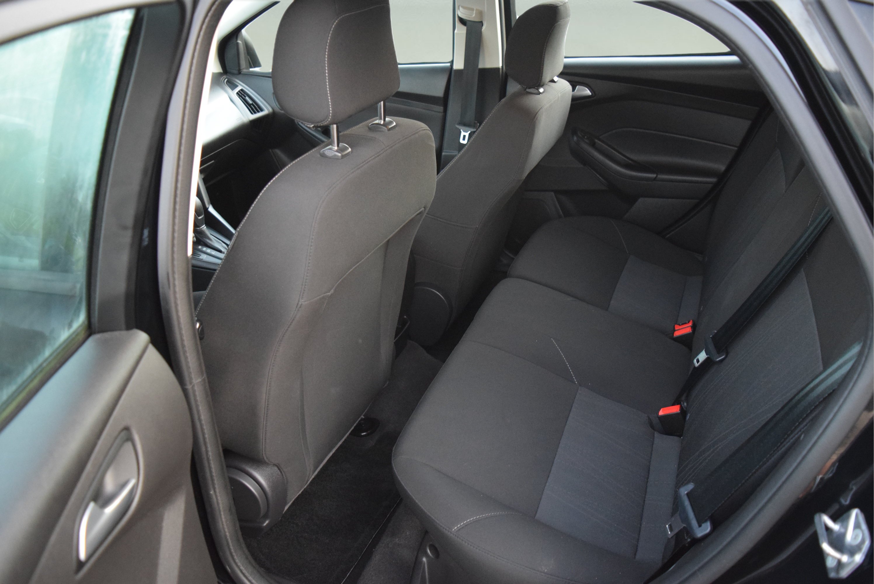 Used 2018 Ford Focus SE FWD image 8