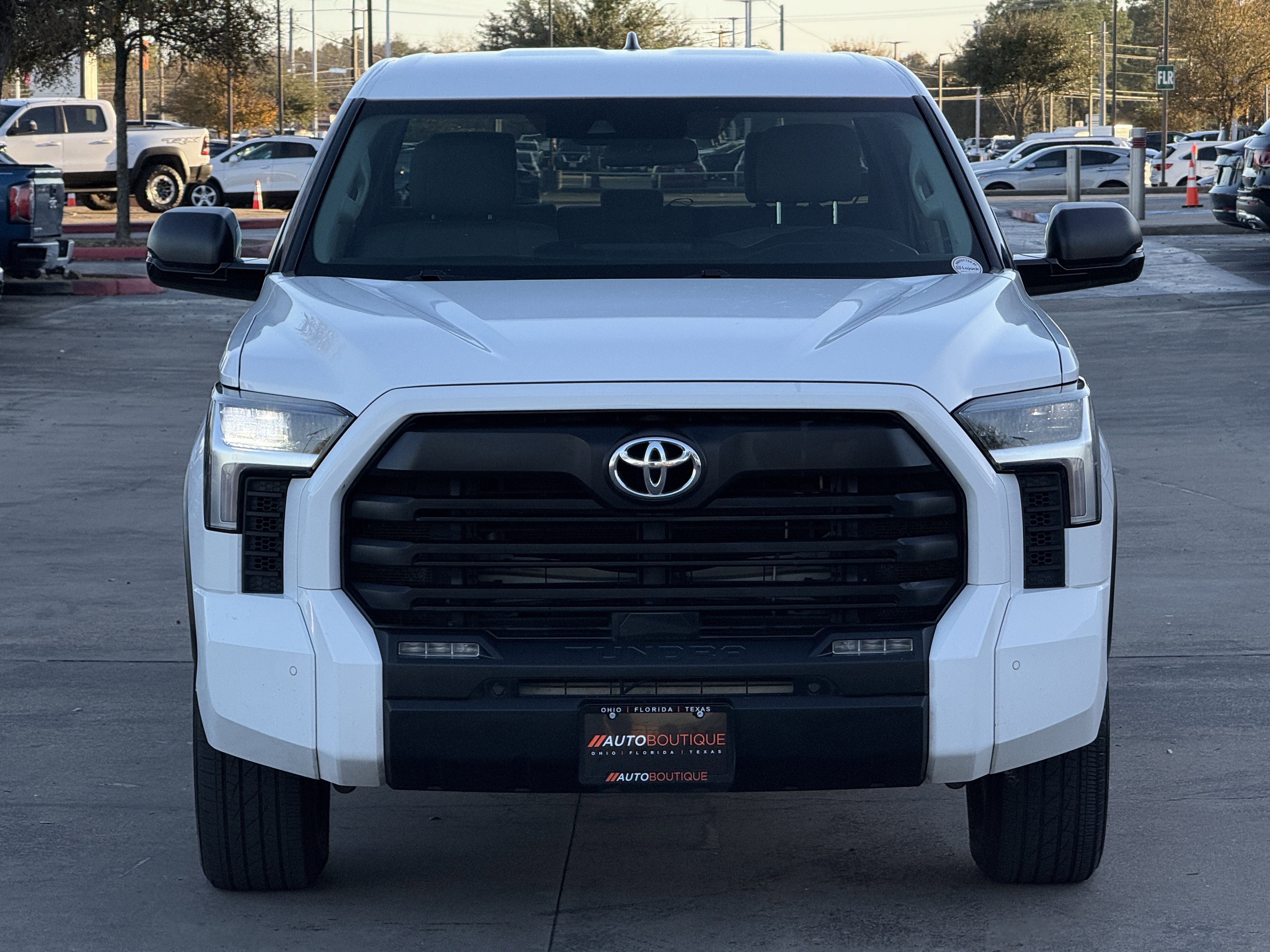 Used 2022 Toyota Tundra SR5 w/ SR5 Convenience Package image 8