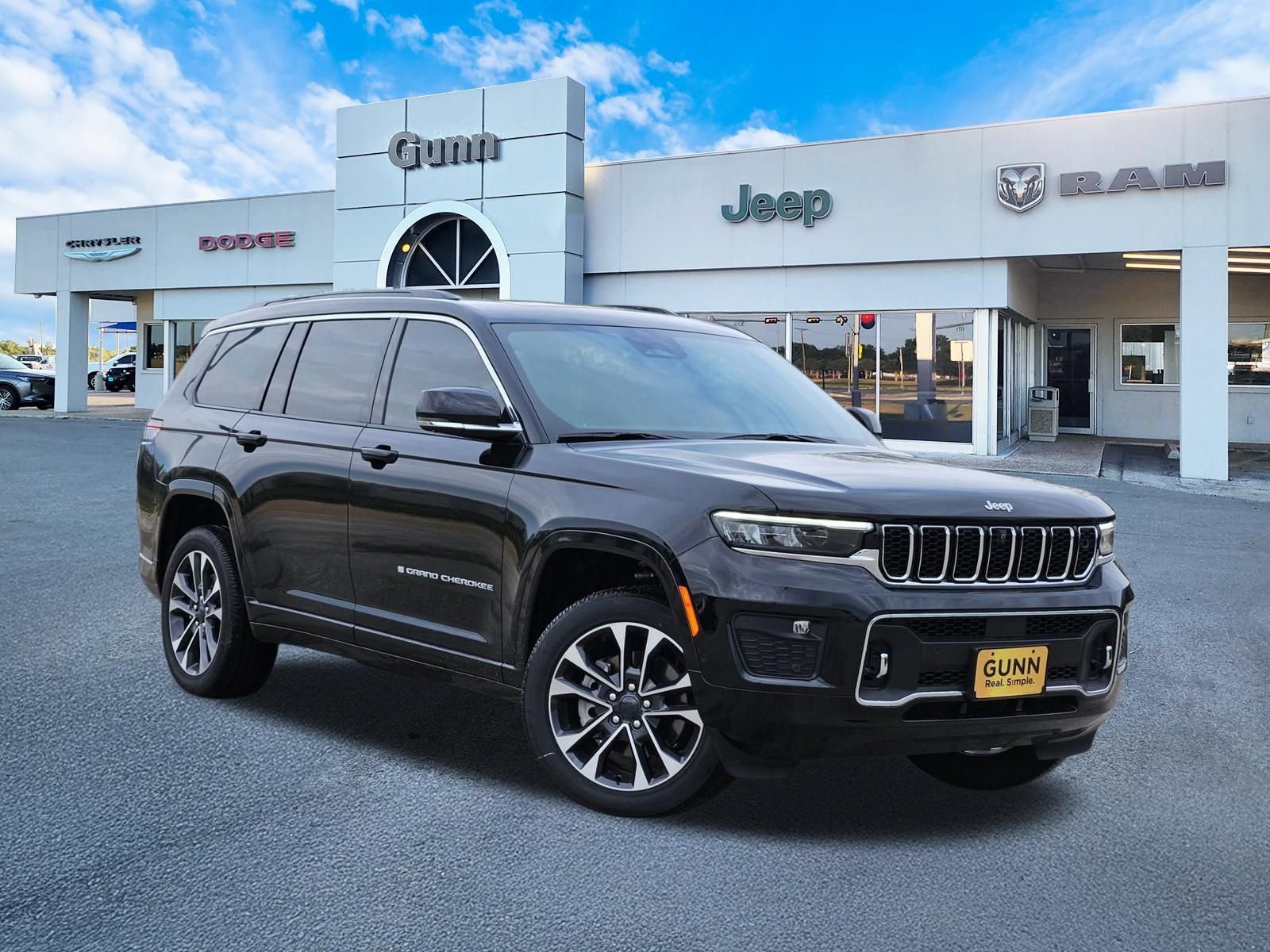 New 2025 Jeep Grand Cherokee L Overland w/ Advanced Protech Group III AWD/4WD video 1