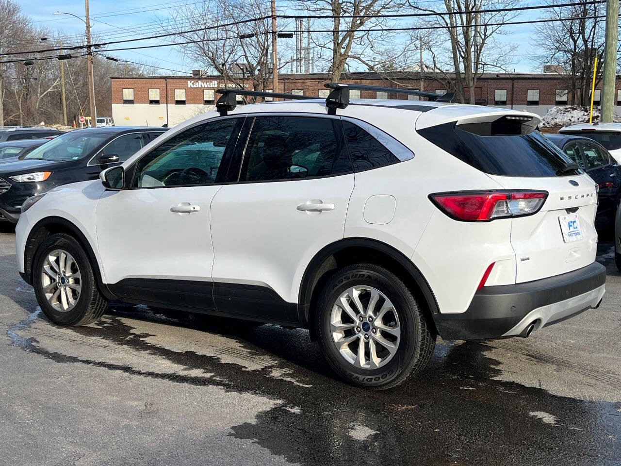Used 2020 Ford Escape SE image 6