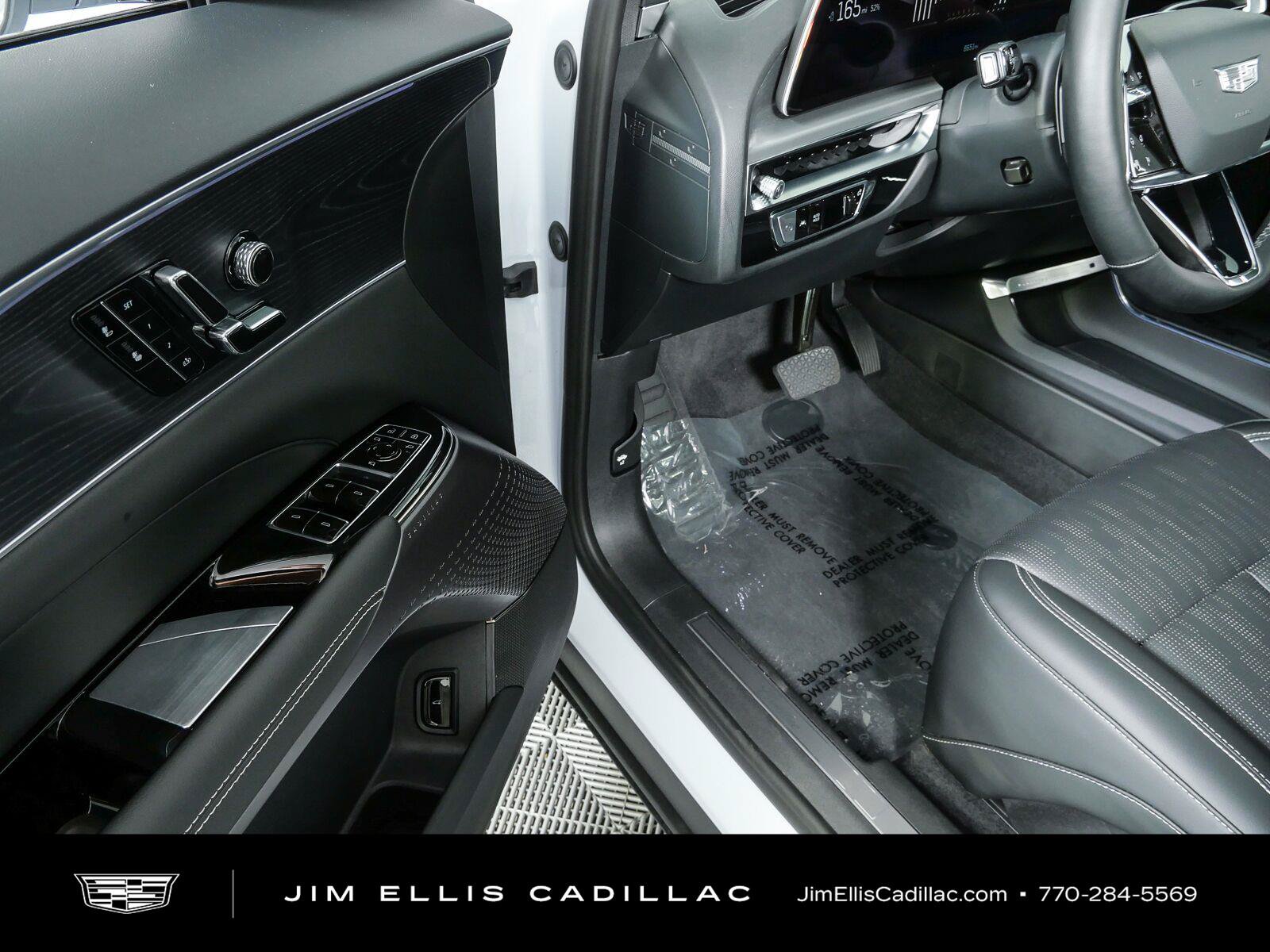 Used 2026 Cadillac Lyriq Sport RWD image 9