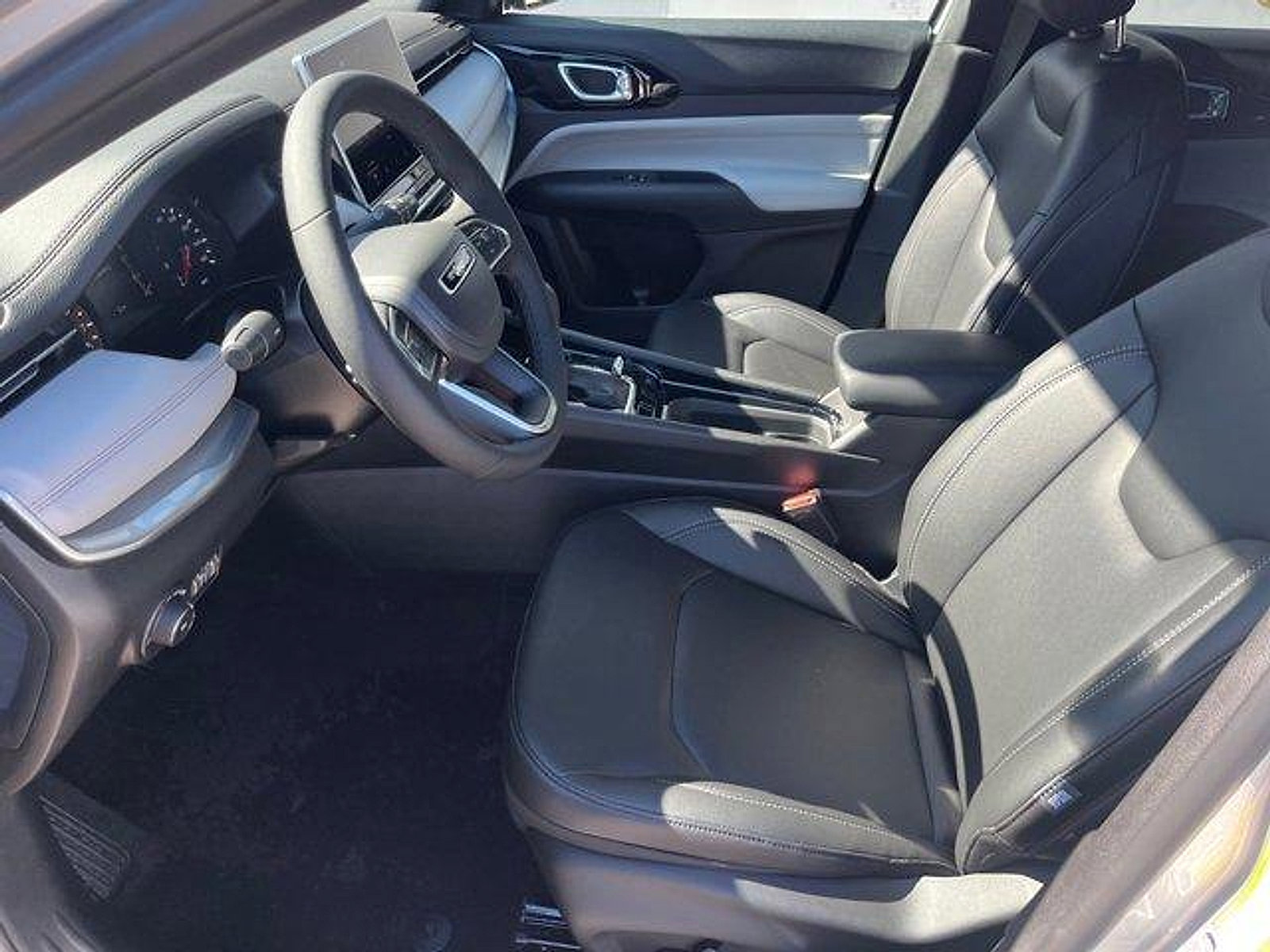 New 2026 Jeep Compass Limited image 9