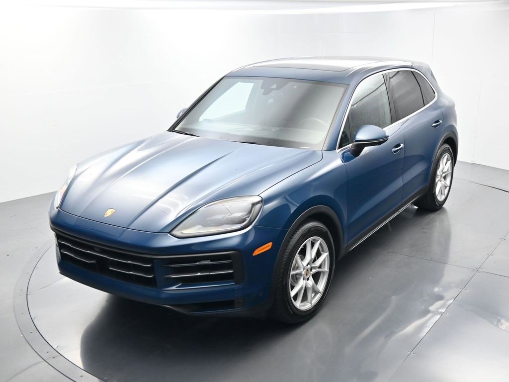 Used 2025 Porsche Cayenne S image 34