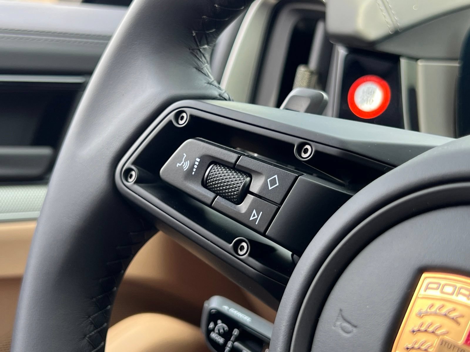 New 2026 Porsche Cayenne Coupe AWD/4WD image 25