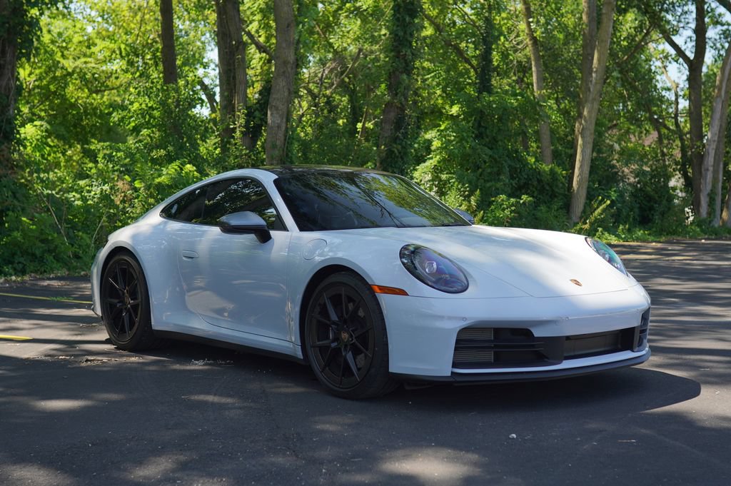 Used 2025 Porsche 911 Carrera T RWD image 16