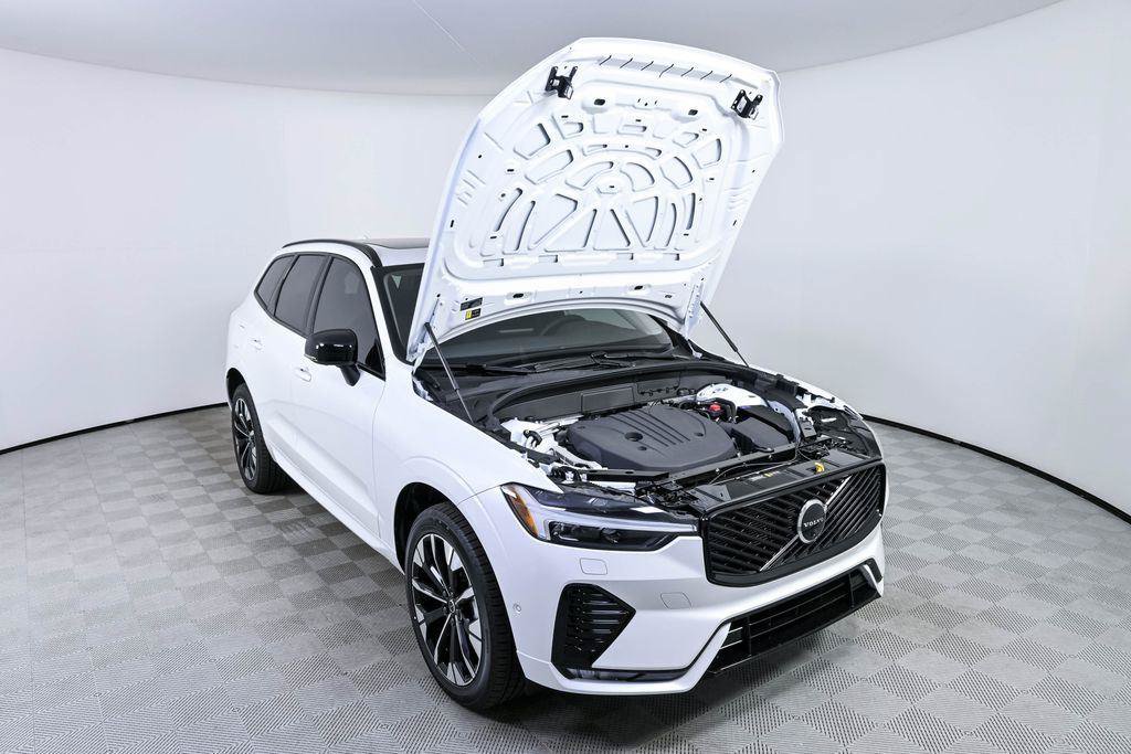 New 2026 Volvo XC60 B5 Plus w/ Protection Package Premier AWD/4WD image 31