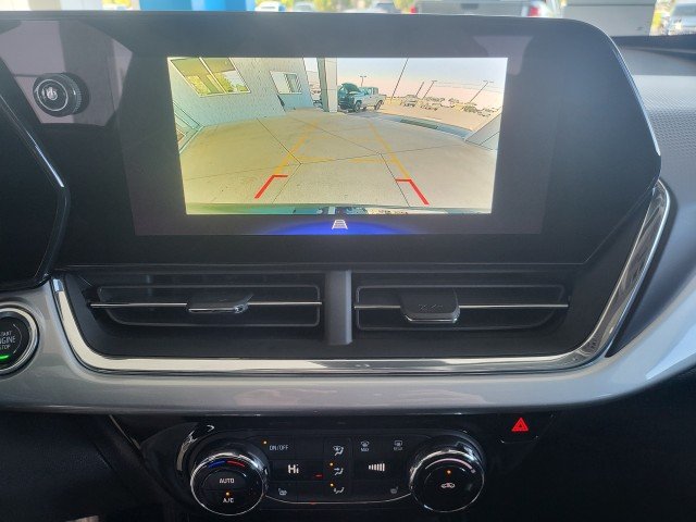 New 2026 Chevrolet Trax LT w/ Sunroof Package FWD image 5