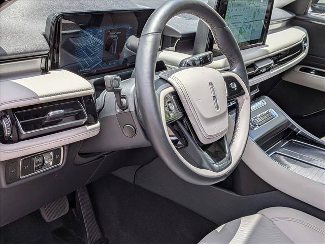 Used 2025 Lincoln Aviator 2WD image 9