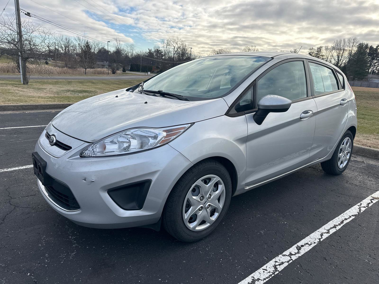 Used 2012 Ford Fiesta SE image 2