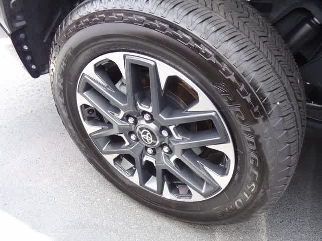 Used 2025 Toyota Tundra Limited AWD/4WD image 22