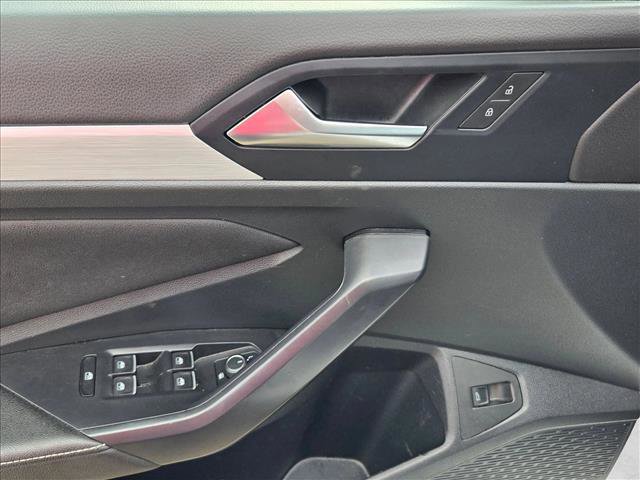 Used 2025 Volkswagen Jetta Sport image 12