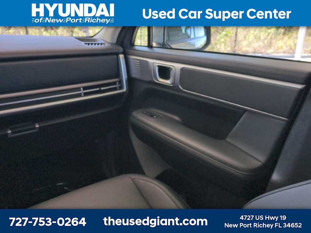 Used 2025 Hyundai Santa Fe SEL FWD image 20