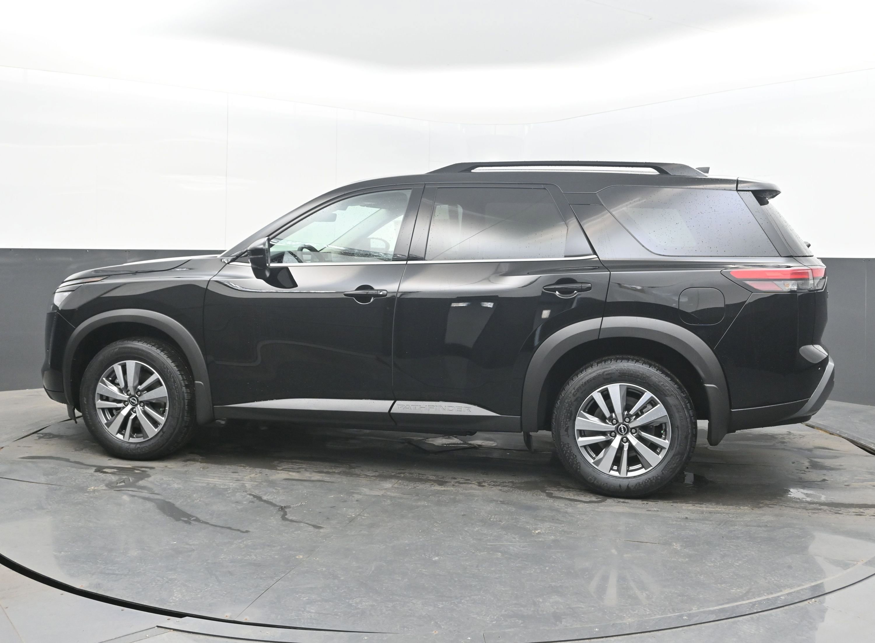 New 2026 Nissan Pathfinder SL FWD image 5