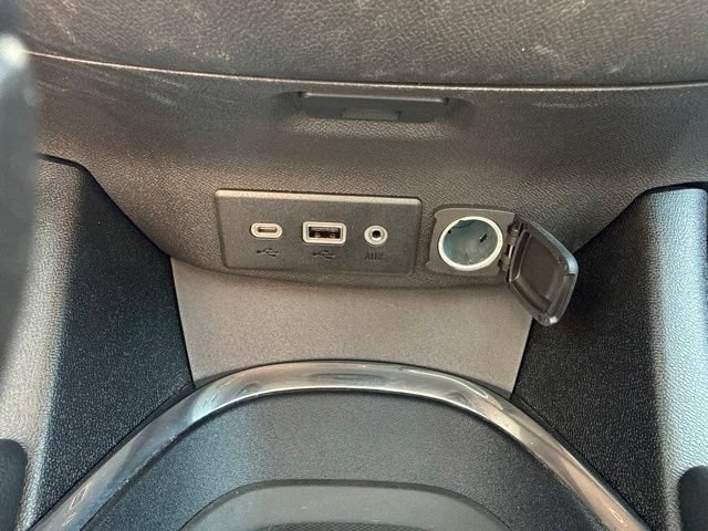 Used 2022 Chevrolet Malibu LT w/ Leather Package FWD image 27