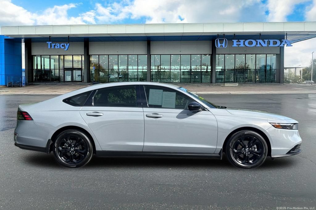 Certified 2025 Honda Accord SE image 4