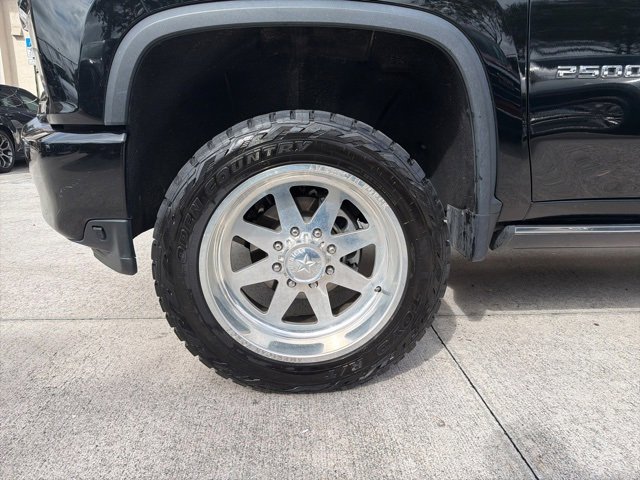 Used 2021 Chevrolet Silverado 2500 High Country w/ Z71 Off-Road Package image 2