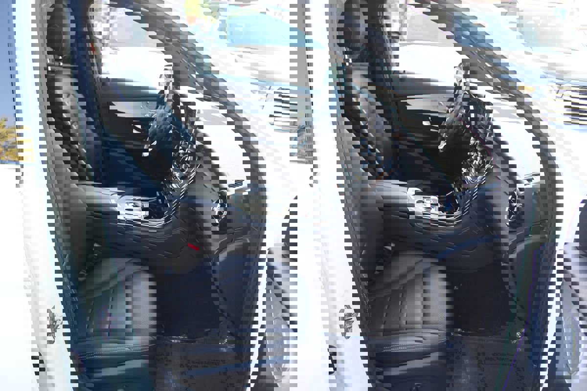 Used 2019 Mercedes-Benz GLC 300 4MATIC image 23